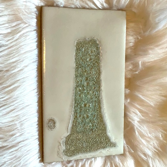 NWT Anthropologie Molten Rock Cheese Board. Color: IVORY. - Picture 5 of 6